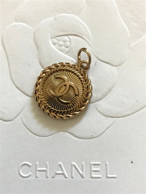 chanel zipper pulls